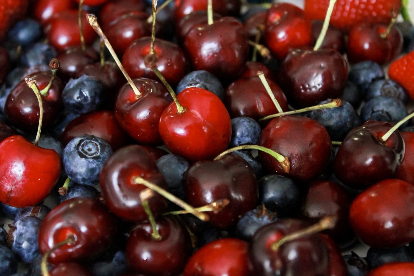 Fresh cherries as a terpene reference for cherry-forward cannabis cultivars